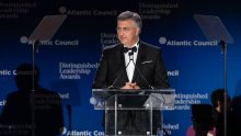 Plenković primio nagradu u Washingtonu, bivši predsjednik Kolumbije ga nahvalio
