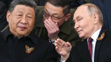 Putin za svjetske čelnike pripremio poseban poklon, evo što su dobili u paketiću