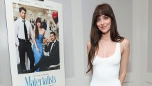 Dakota Johnson pokazala kako se nosi savršena ljetna haljina dok je pozirala s mamom Melanie Griffith