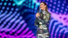 Stajling voditeljice Eurosonga svima je zapeo za oko