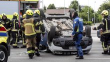 Sudar u središtu Zagreba; jedan automobil završio na krovu