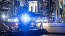 Brod meksičke mornarice udario u Brooklyn bridge: Jarboli zapeli za most