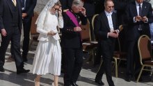 Opako prekršila pravila odijevanja u Vatikanu: Je li kraljica pretjerala sa suknjom i cipelama?