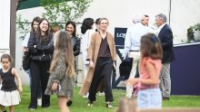 Šefica Zare pokazala stajling u boho stilu, a svu pažnju privukle su udobne sandale