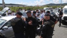 Policija na putu do Splita dočekala navijače Rijeke