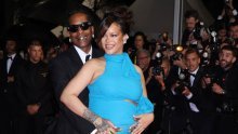 Rihanna 'zakasnila' u Cannes pa izazvala pomutnju: Trudnoću je istaknula u efektnoj haljini