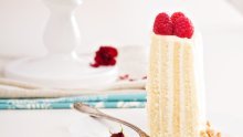 Najljepša i najsočnija bijela torta: Ovo je tajna sočnog i mekog biskvita