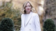 Giorgia Meloni kraljica je 'power dressinga': Trendi bob i odijela kojima šalje poruke