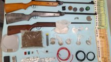 Uhićen dalmatinski diler, bio je i naoružan do zuba. Policija oduzela i veću svotu novca