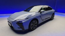 Lexus predstavio novi ES: Profinjena limuzina nova je definicija luksuza i stila