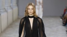 U Zaru je stigla haljina koja izgleda kao da je sišla s modne piste, teško da će proći nezamijećeno