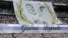 Modrić se uz špalir igrača oprostio od Bernabeua. Epske scene, na teren došla i obitelj