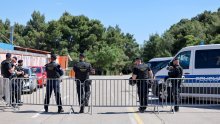 Užas na Šubićevcu, automobilom se zaletio među navijače
