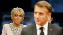 Nakon šamara Brigitte uputila Macronu teške riječi; čitač s usana otkrio da ga nije štedjela