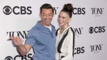 Fotografije otkrile: Kemija između Hugha Jackmana i Sutton Foster osjetila se i prije 17 godina
