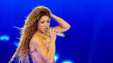 Shakira se srušila usred nastupa, ali ono što je učinila sljedeće oduševilo je publiku