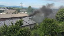 Požar u krugu bivše tvornice Sloga u Požegi