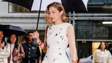 Servirala ljetni stajling bez greške: Gigi Hadid pokazala kako se nosi hit obuća sezone
