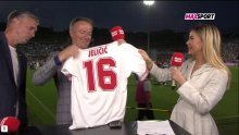 Pogledajte što je navijač Rijeke poklonio oduševljenom Jeličiću: 'Nemam pojma odakle mu!'