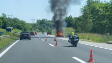 Izgorio automobil na autocesti A1 u smjeru Zagreba, kolona sve veća