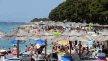 Turistički procvat; ‘hrvatski Karibi’ nestaju, ‘hranjenje plaža’ otišlo predaleko