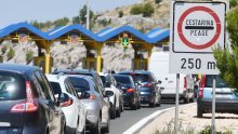 Povratak Hrvata s produženog vikenda: Na autocestama se stvaraju dugačke kolone