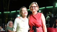 Haljine, moćna odijela i tenisice: Pogledajte što se nosi u stranačkim stožerima