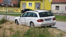 Bjegunci pobjegli policiji, autom probili rampu