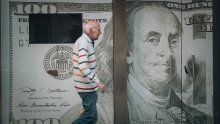Cijene nafte porasle, dolar opet oslabio