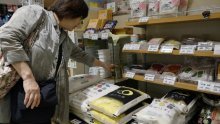 Japanci u redu za rižu: Već sam planirala početi jesti više kruha i tjestenine
