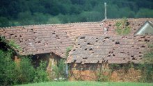 Kroz Sloveniju protutnjalo snažno nevrijeme: Tuča bušila krovove na kućama