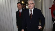 Vlada još nema stav, Lesar se svrstao uz Josipovića