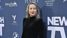 Haljina joj nije mogla bolje stajati, ali show je ukrala torbica: Ovakav model ne prolazi neopaženo