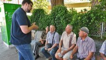 Peđa Grbin uveo besplatan prijevoz za umirovljenike pa komentirao smjene u SDP-u