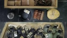 Kupila kuću, a onda se šokirala: Pronašla 27 ručnih bombi, eksploziv, 470 komada streljiva
