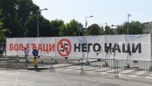 Novi incident u Beogradu: U samom centru postavili transparent 'Bolje ćaci, nego naci'
