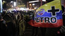 Na predizbornom skupu upucan predsjednički kandidat, bori se za život