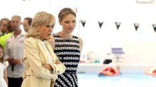 Brigitte Macron iznenadila izdanjem: Nitko nije očekivao da će doći u tenisicama