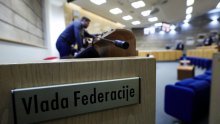 Panika u Parlamentu BiH; u dvoranu upuzala zmija, prekinuta sjednica