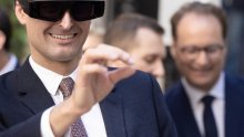 Udarac Appleu i Meti: Stižu Specs, pametne naočale koje spajaju AR i AI