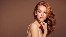 Ovo je najtraženiji make-up proizvod za ljeto 2025: Pruža sjaj i dubinsku hidrataciju
