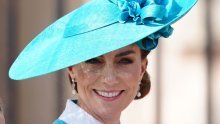 Sve je stalo kad je stigla Kate Middleton: U neobičnoj haljini podsjetila je na princezu Dianu