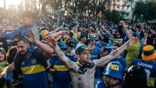 Ludu zabavu navijača Boca Juniorsa prekinuo avion s brutalnom porukom