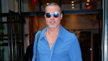 Samo Brad Pitt bi se usudio nositi ovako nešto: Kriza srednjih godina sve je jasnija