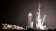 Letjelica SpaceX-a s četiri astronauta na putu prema Zemlji