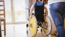 Roditelji koji cijeli život skrbe o djeci: Status bez sigurnosti i rad bez predaha