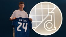 Dinamo predstavio novog napadača; visok je 193 cm i tek mu je 18 godina