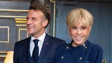 Brigitte Macron u jednom od svojih najboljih izdanja: Chic haljina pun je pogodak