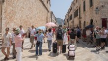 Komunalci u akciji u Dubrovniku; dva restorana ostala bez javne površine