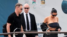 Na vjenčanje godine u velikom stilu stigla je Kim Kardashian s mamom i sestrom